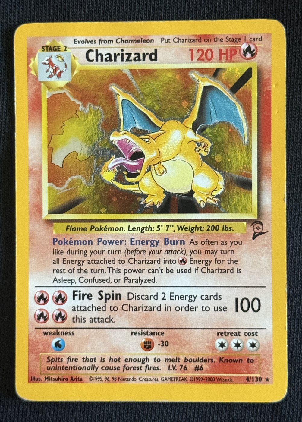 Charizard, frente da carta