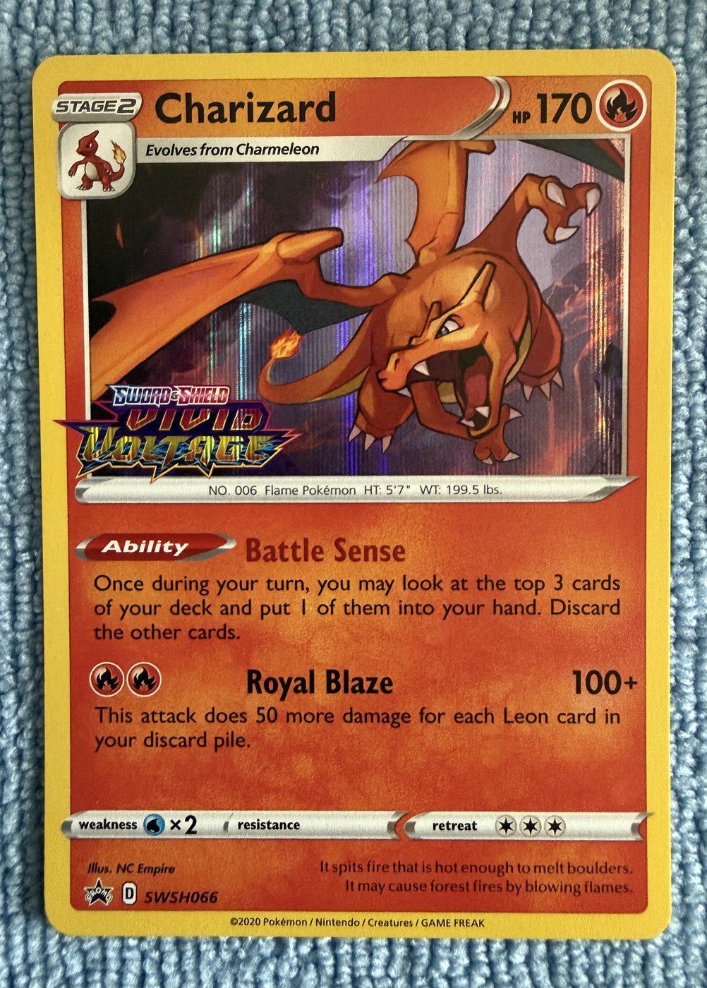 Charizard, frente da carta