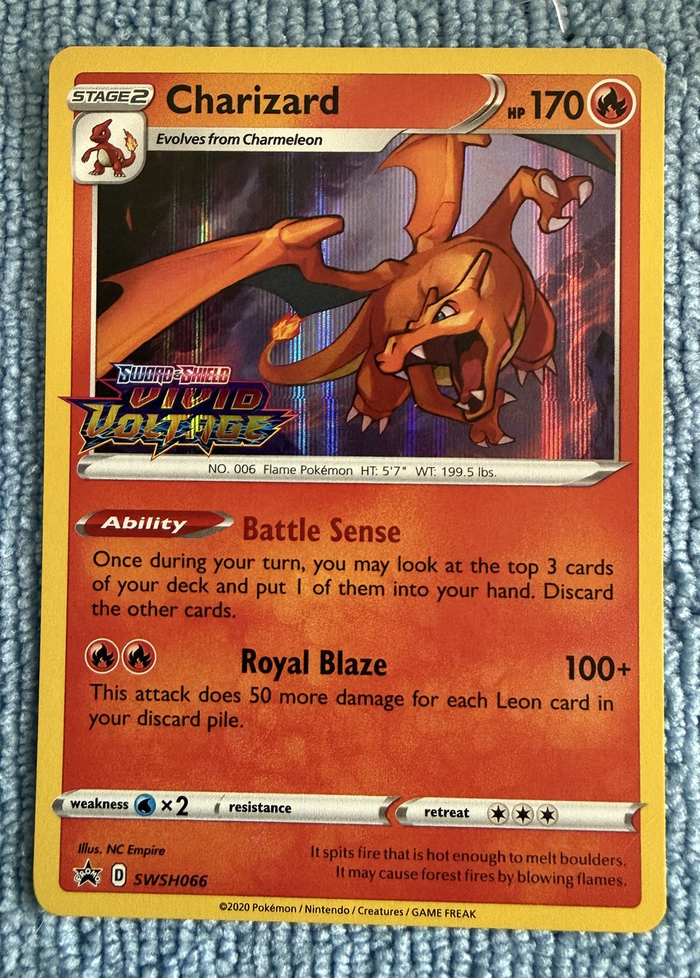 Charizard, frente da carta