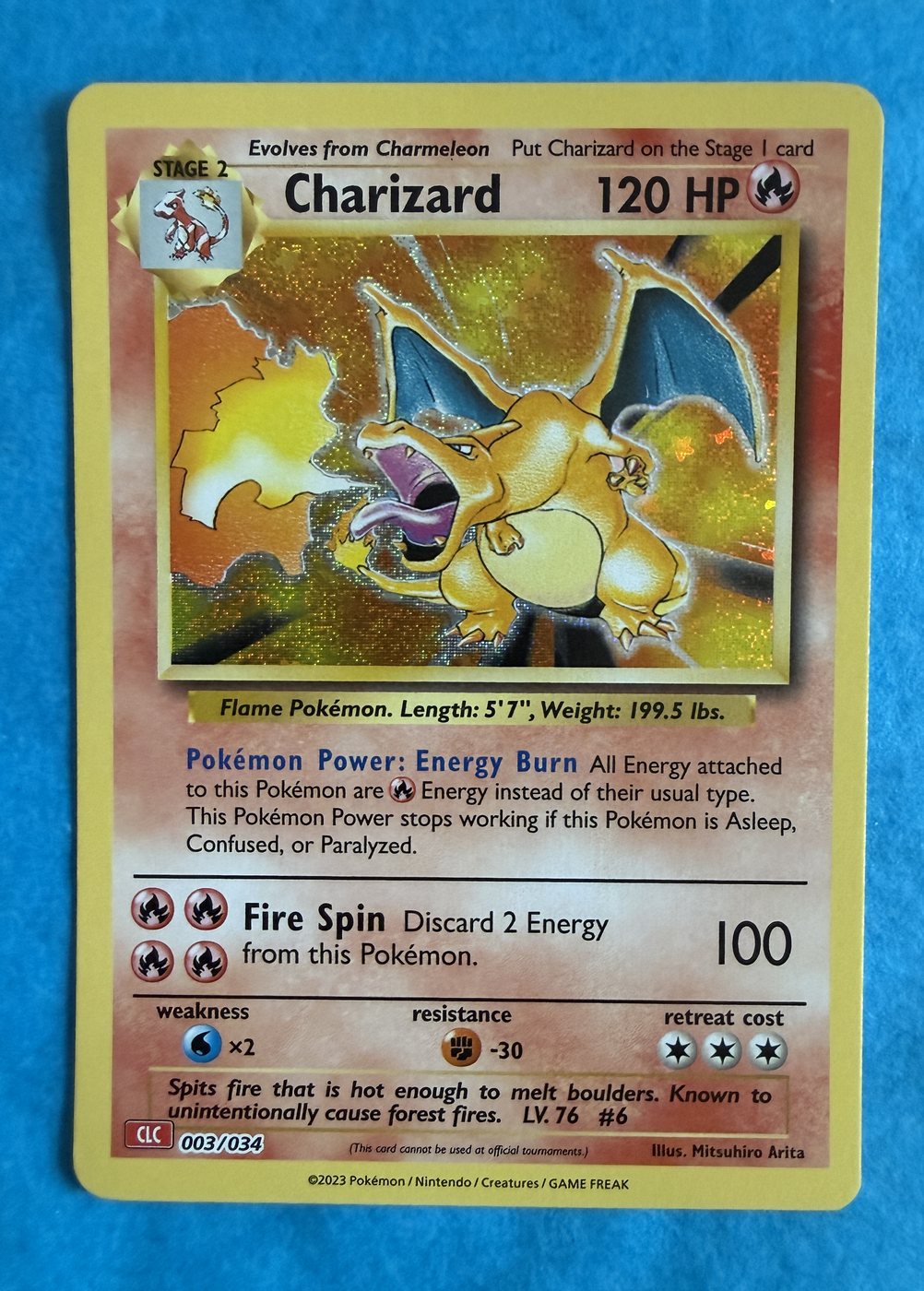 Charizard, frente da carta