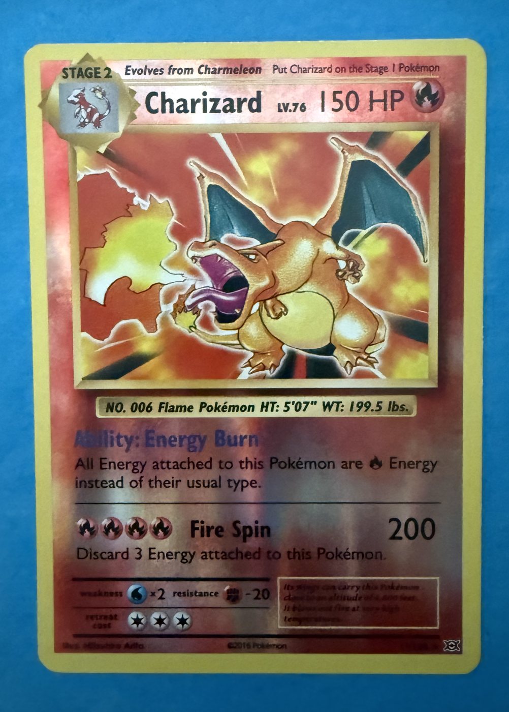 Charizard, frente da carta