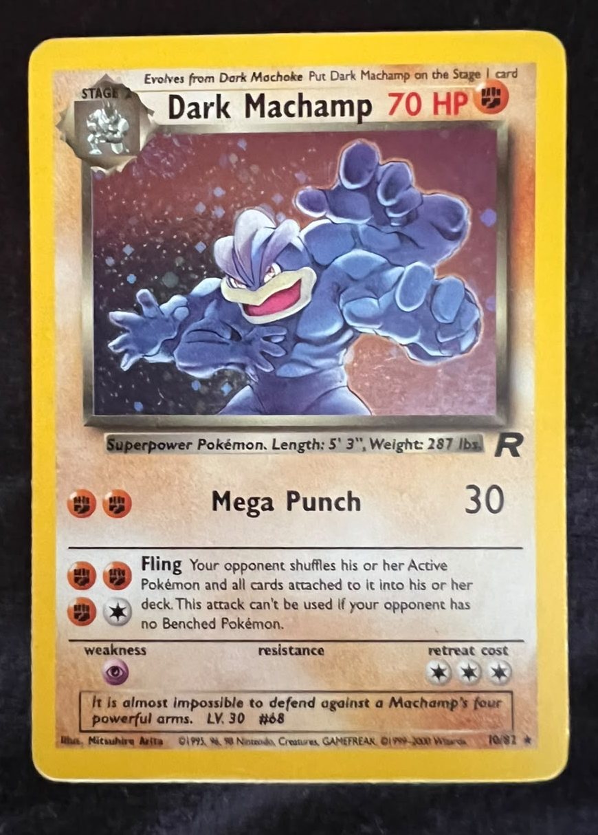 Dark Machamp, frente da carta
