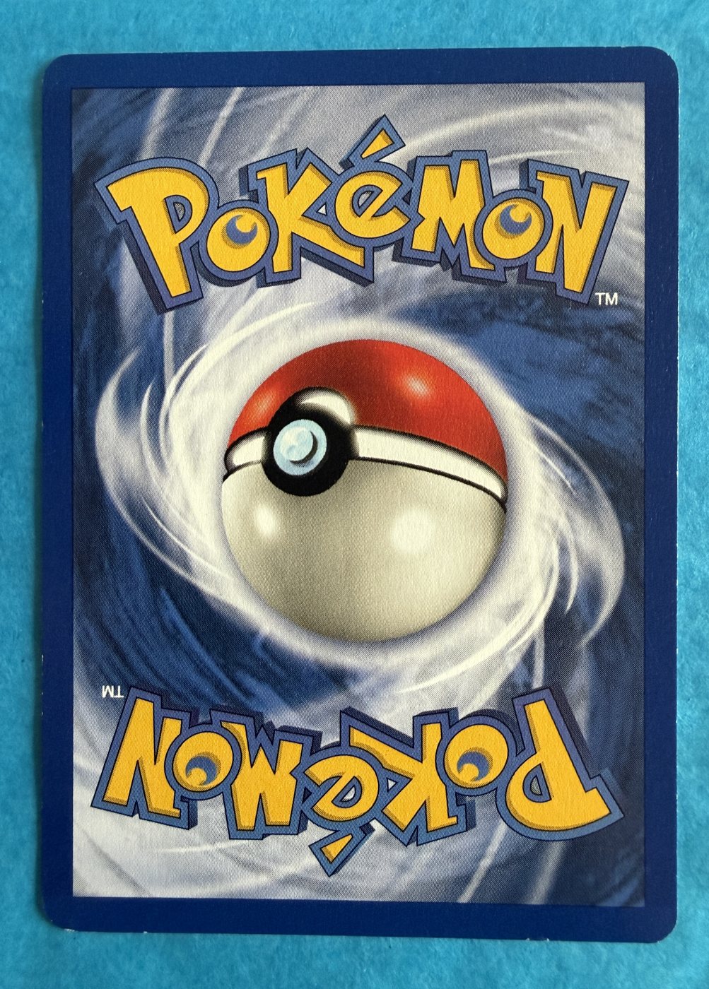 Pikachu, verso da carta