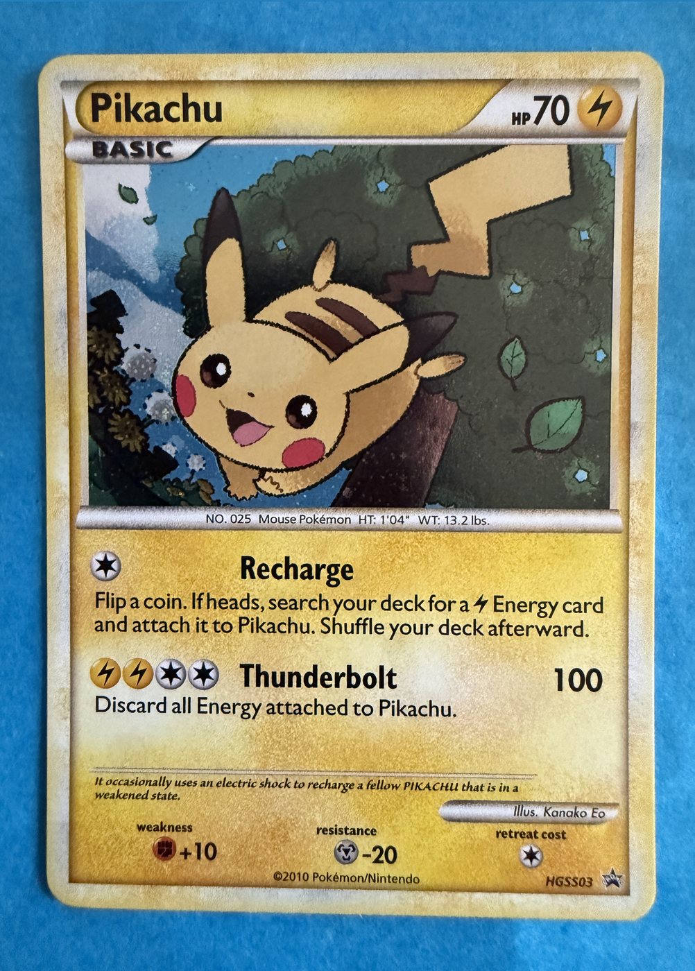 Pikachu, frente da carta