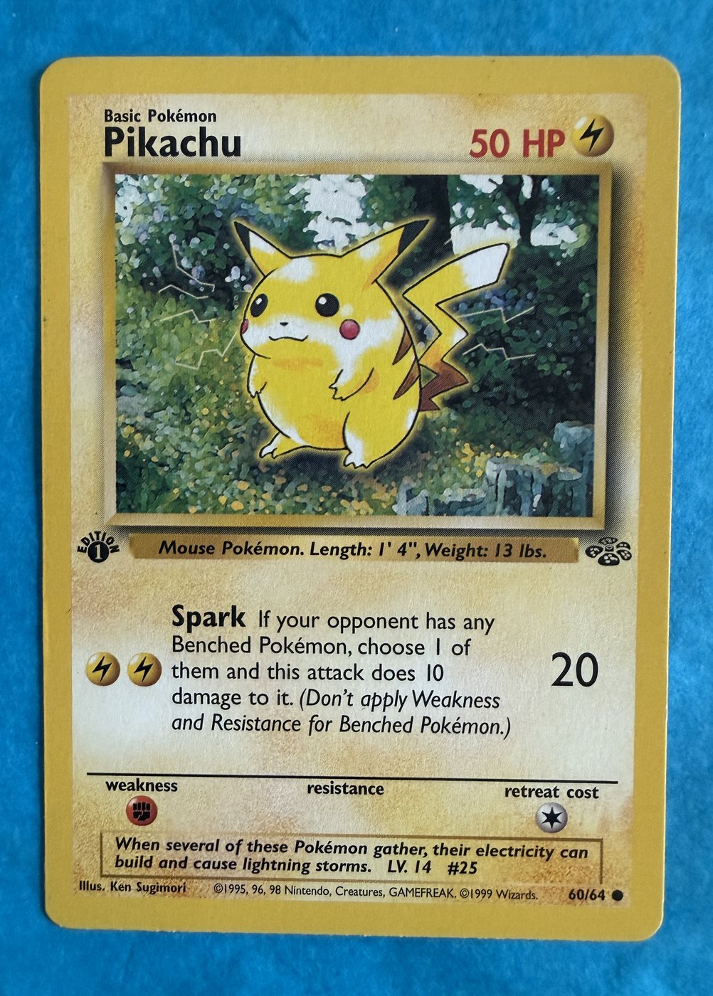 Pikachu, frente da carta