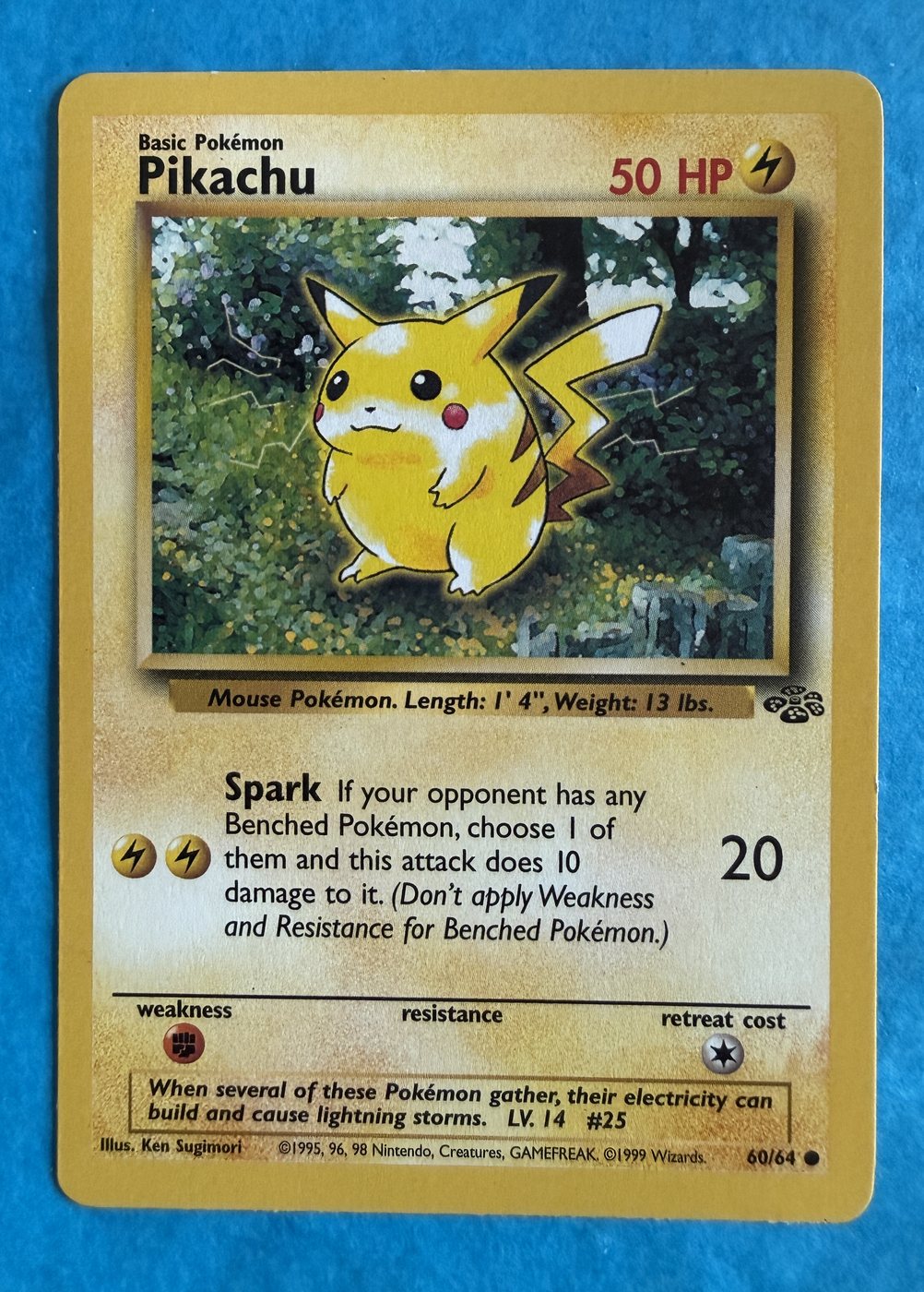 Pikachu, frente da carta
