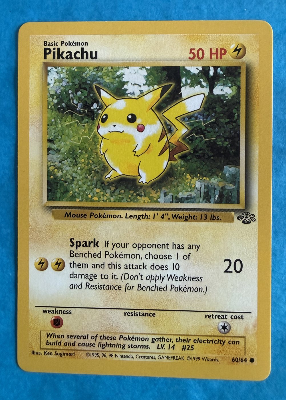 Pikachu, frente da carta
