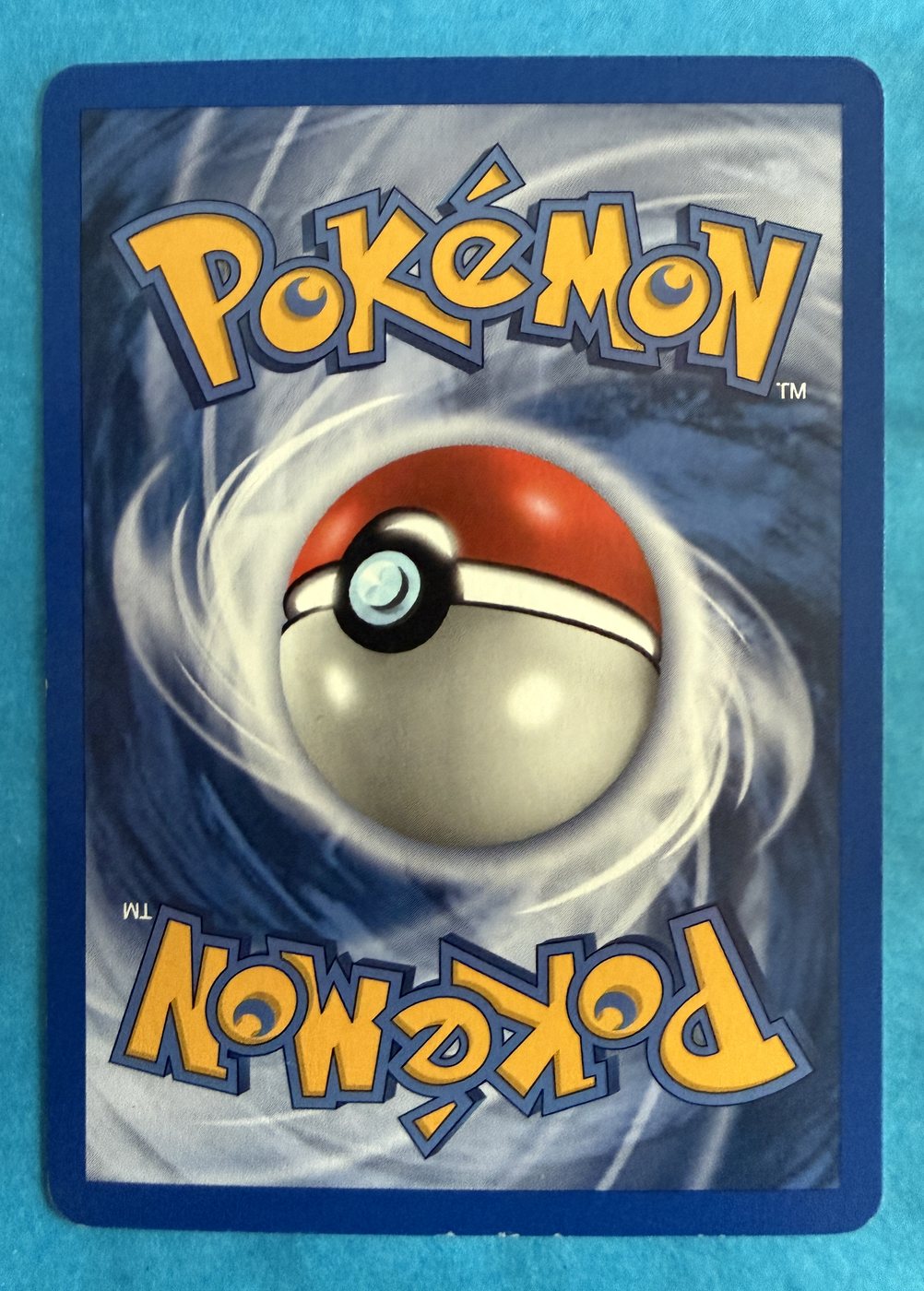 Pikachu, verso da carta