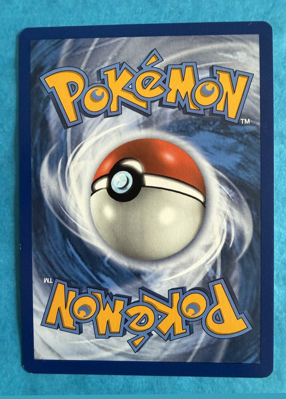 Pikachu, verso da carta